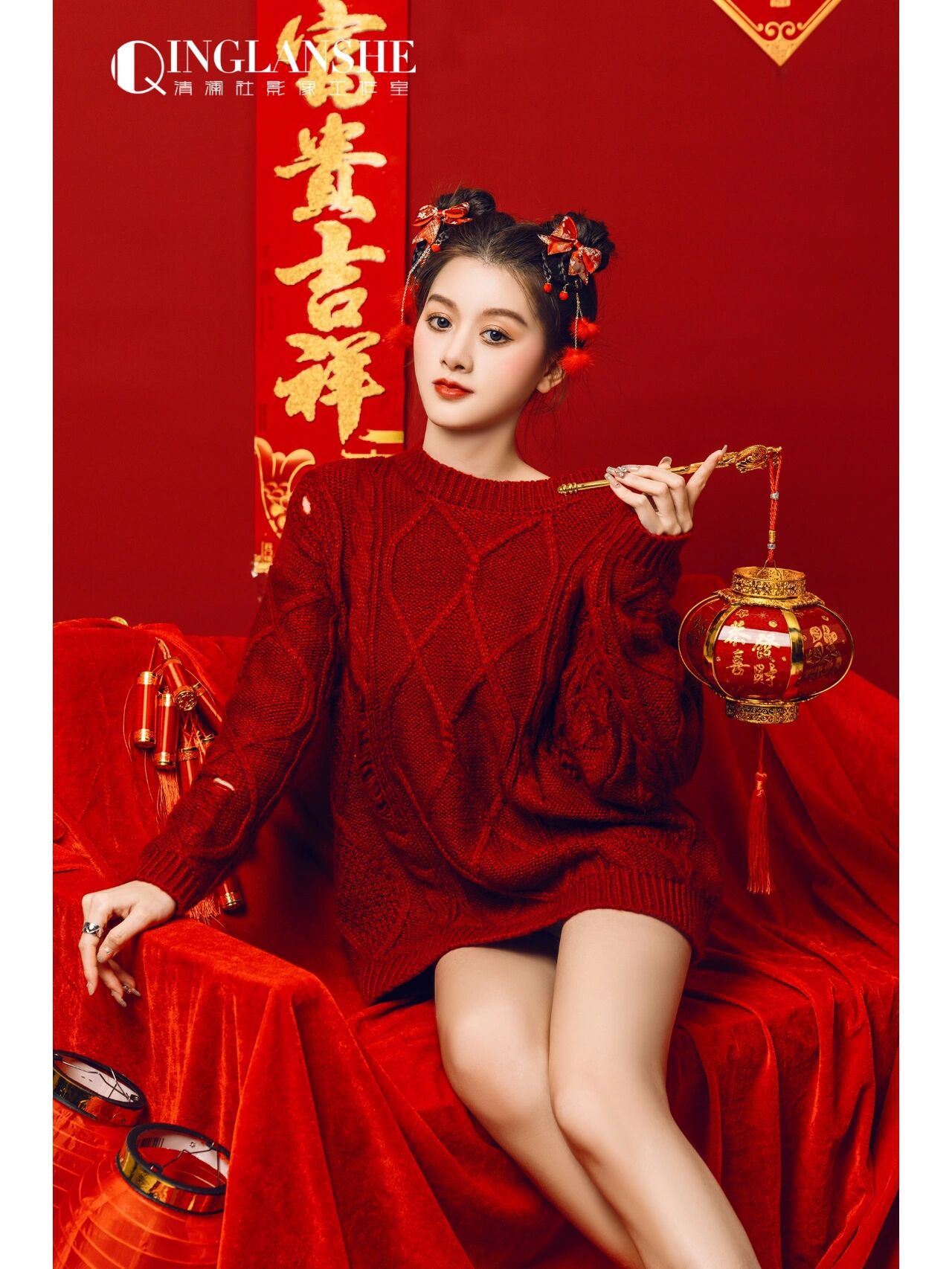新年主题写真服装女毛衣春节红色主题拍照服装个人可爱少女艺术照