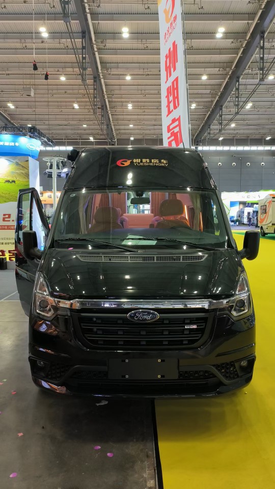 江铃v348新世代pro后u型沙发布局,干湿分离洗手间带两个航空座椅