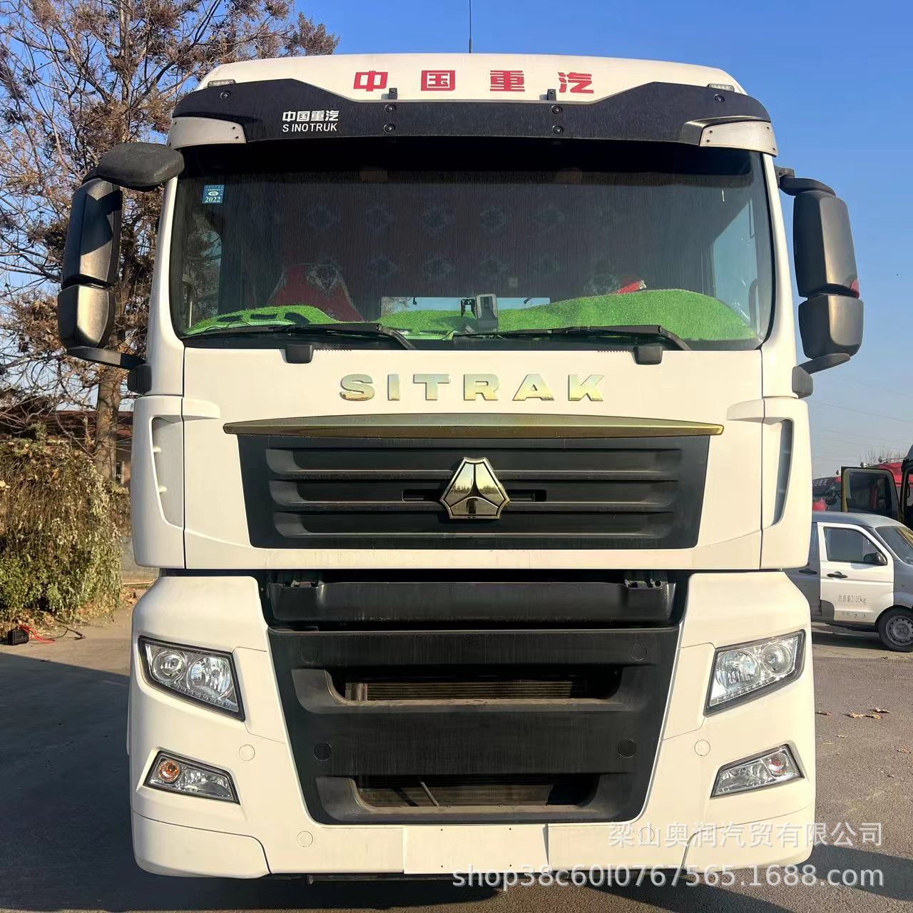 专业出口库存新车中国重汽 汕德卡牵引车 6*4 拖拉机头中亚俄罗斯