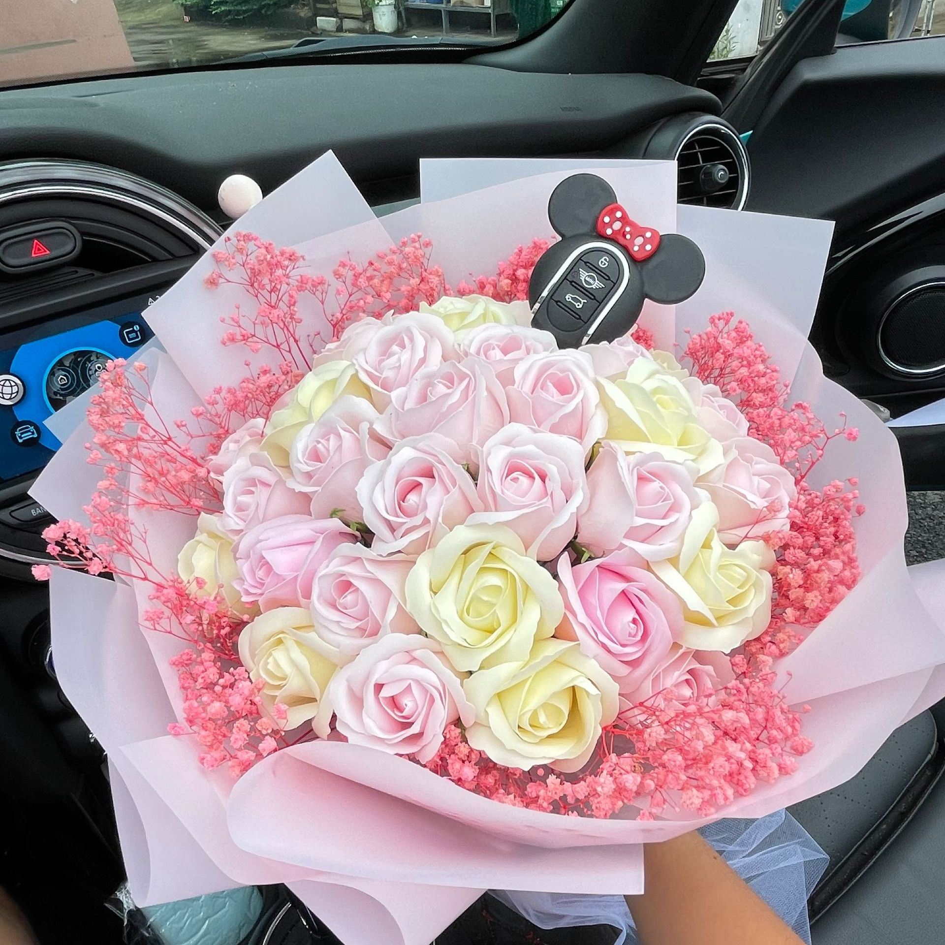 99朵七夕大花束满天星三八节礼物求婚表白情人节礼物婚庆手捧花