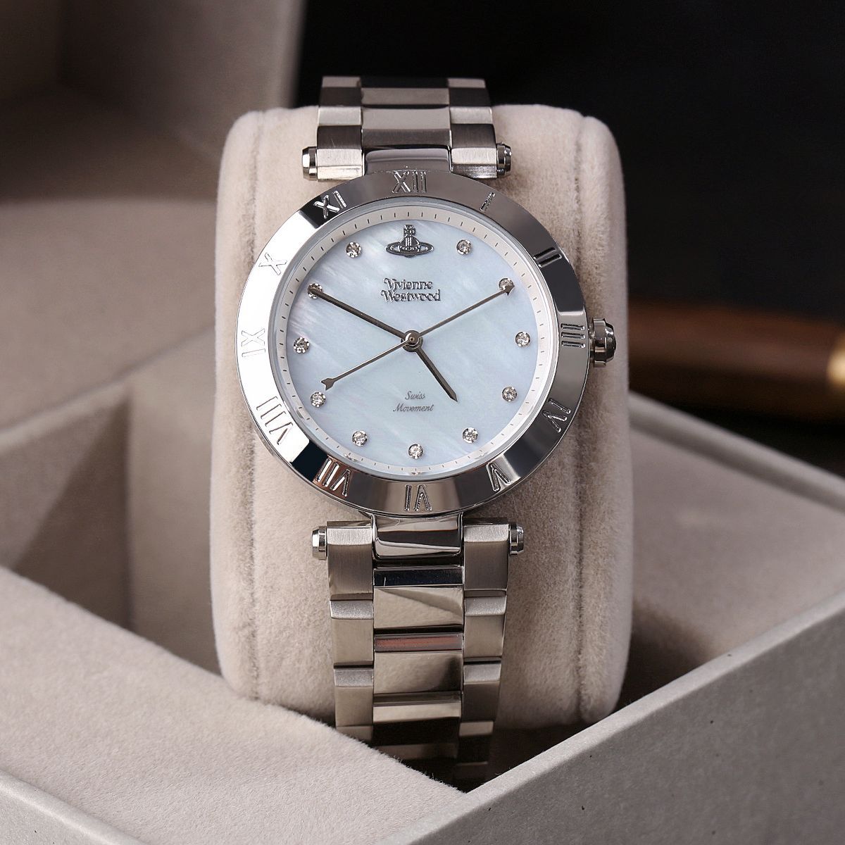薇薇安西太后蓝贝母轻奢小众石英女表纯银色表带时尚女款手表