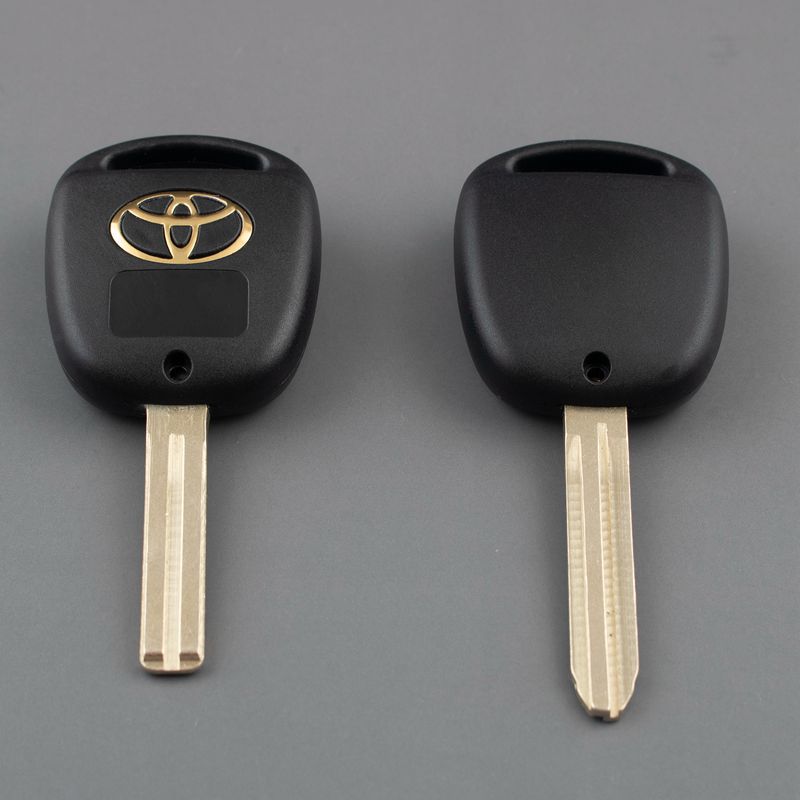 Suitable for Toyota Camry 2.4 Cruiser Previa Domineering Weile Prado Straight Key Remote Control Shell