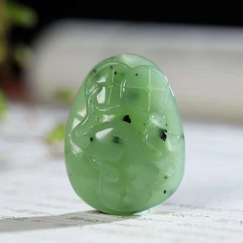 温润斋一手货源天然新疆和田玉碧玉老料猕猴桃生肖鼠碧玉玉石吊坠