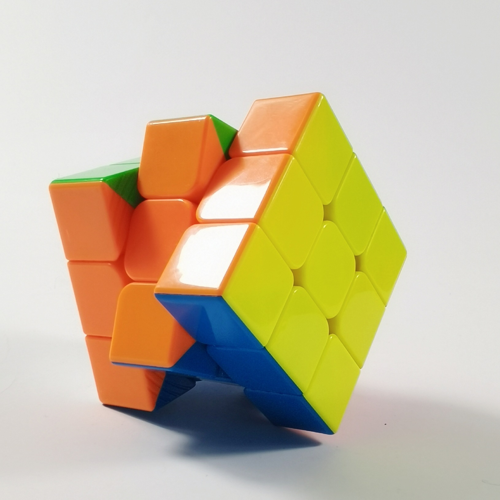 永骏冠龙三阶魔方塑料实色顺滑教学比赛儿童玩具三阶魔方
