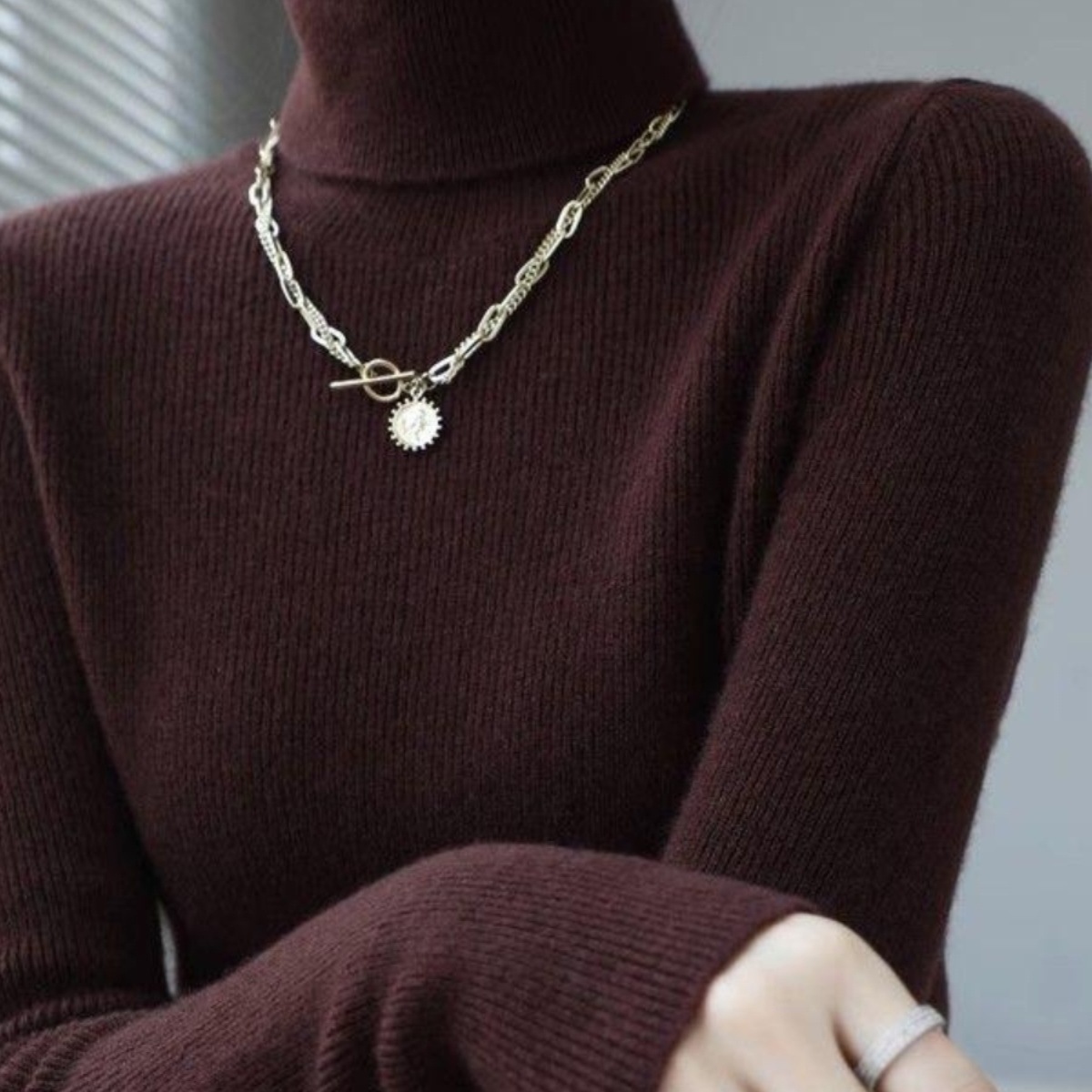 秋冬新款洋气高领毛衣女套头短款长袖修身紧身堆堆针织打底衫黑色