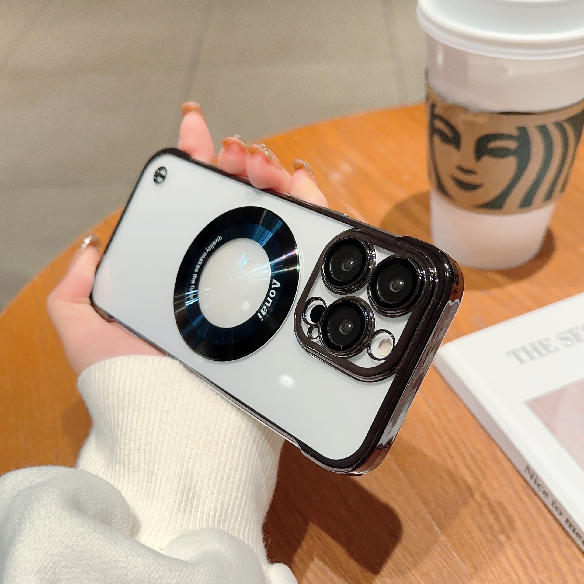 适用iphone 15promax手机壳苹果14电镀透明无边框磁吸13pro保护套