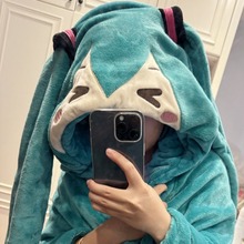 初音周边连帽空调毯miku毛绒披风帽子懒人披肩宅人斗篷in懒人必备
