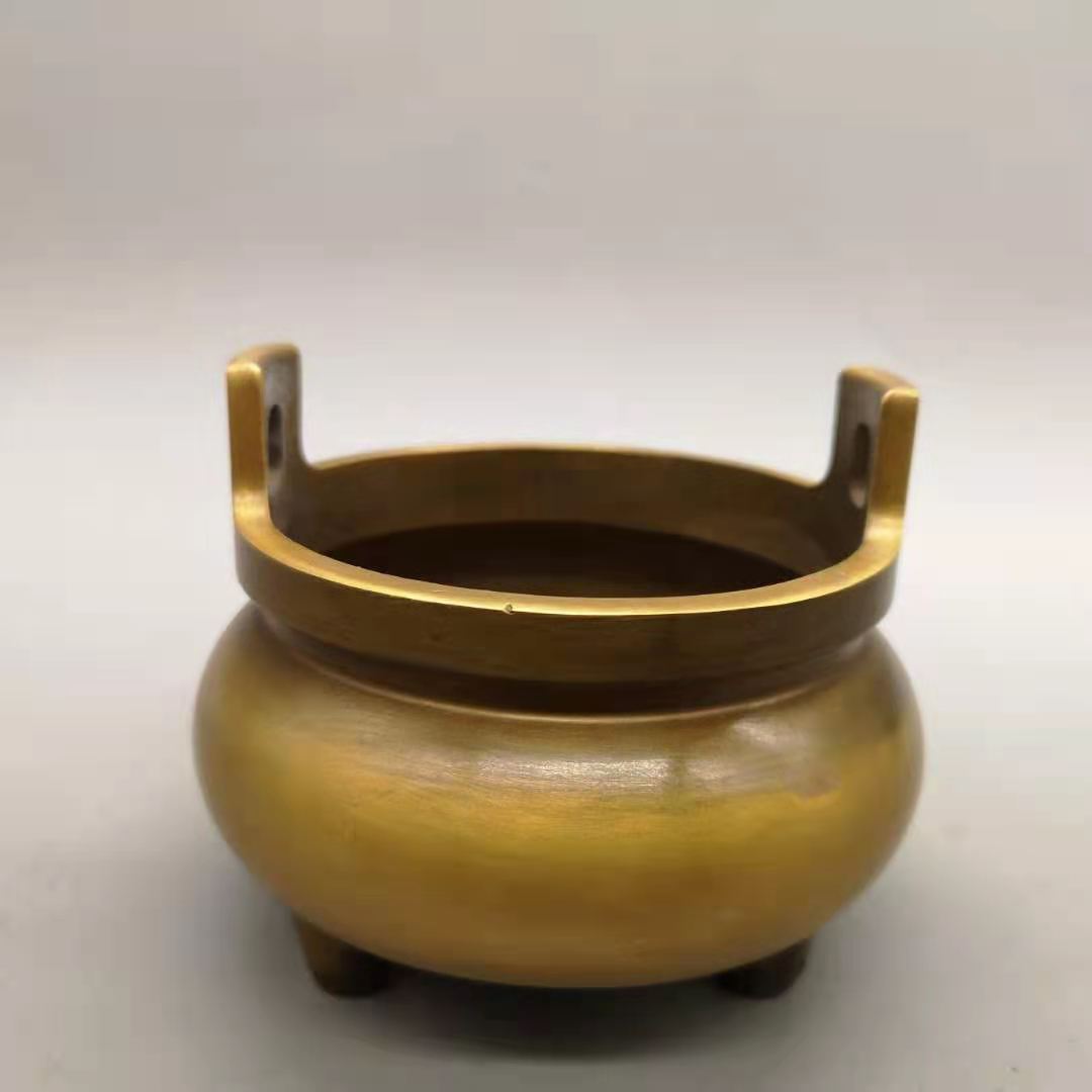 古玩收藏复古做旧铜器工艺品黄铜三足熏香炉铜香炉摆件乾隆年制