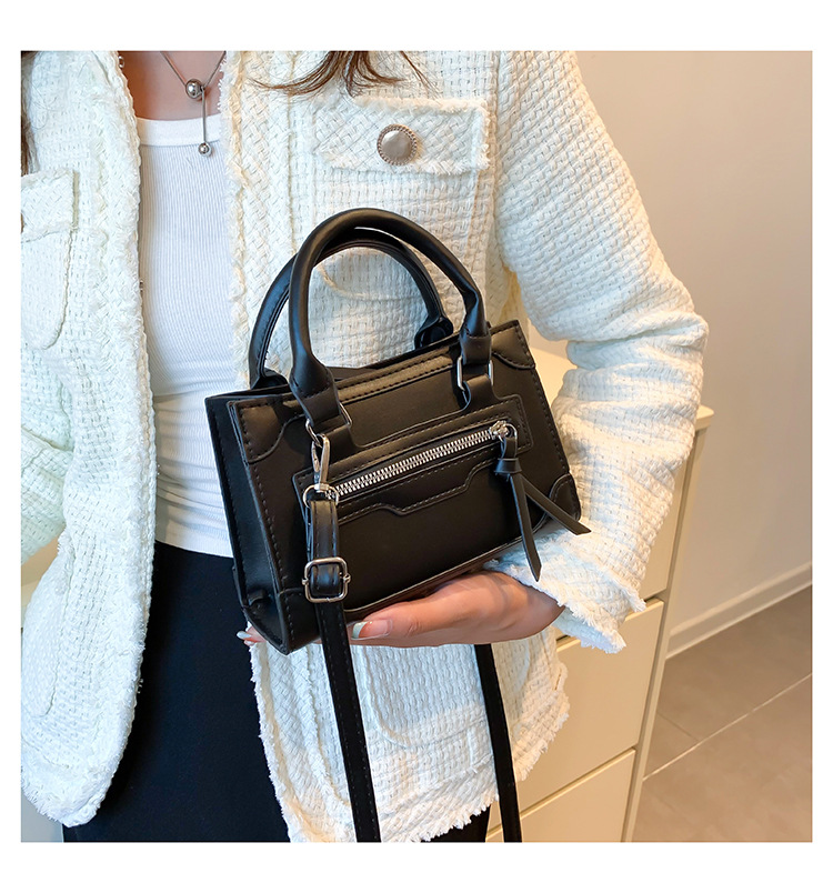 Handbags Women's Summer 2022 New Fashion Motorcycle Bag Texture Minority All-Match Simple Shoulder Messenger Bag