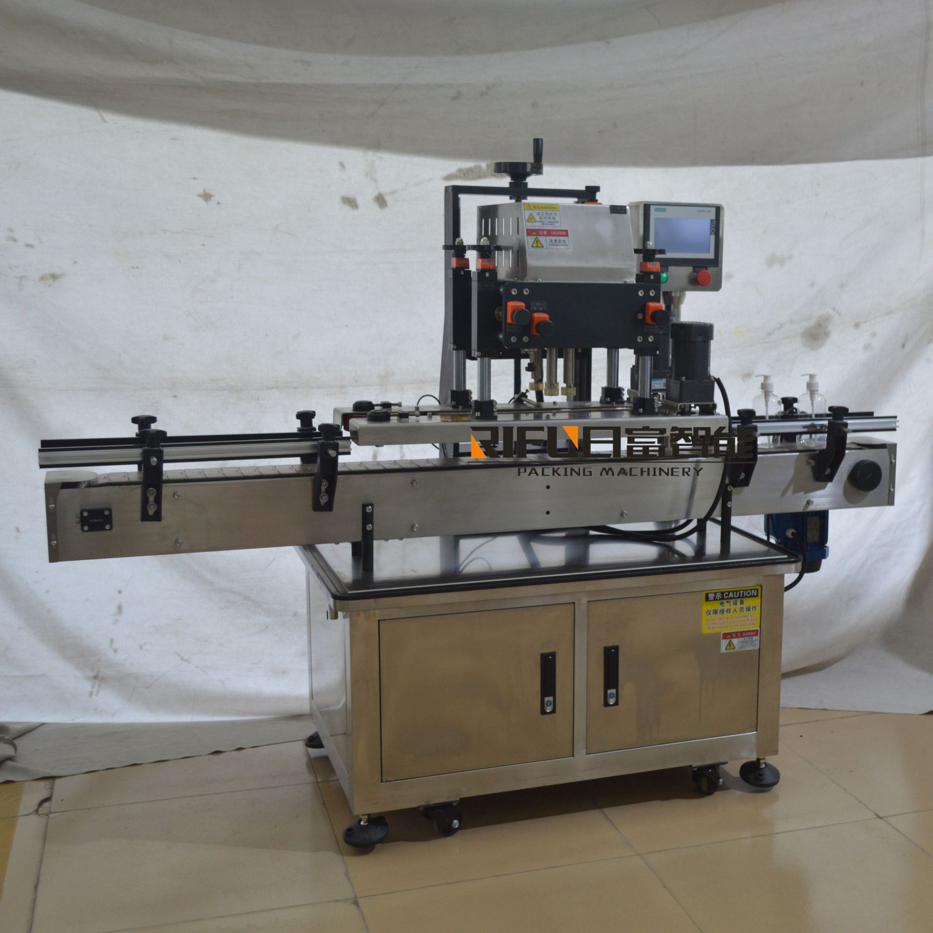 洗衣液自动上盖旋盖机洗发水自动上盖设备日化灌装线