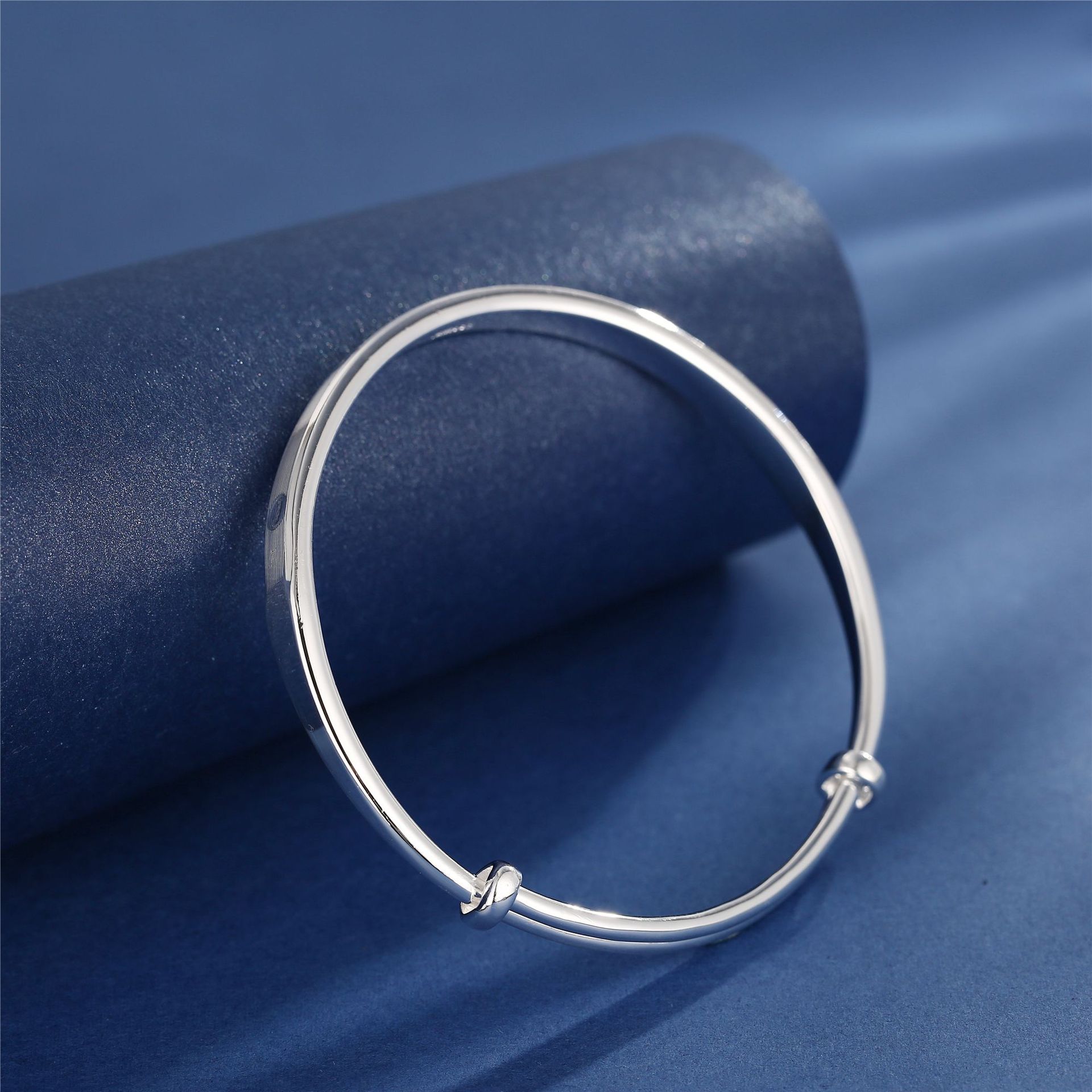 银手镯女999纯银年轻款情侣银镯子轻奢小众银饰大学生女