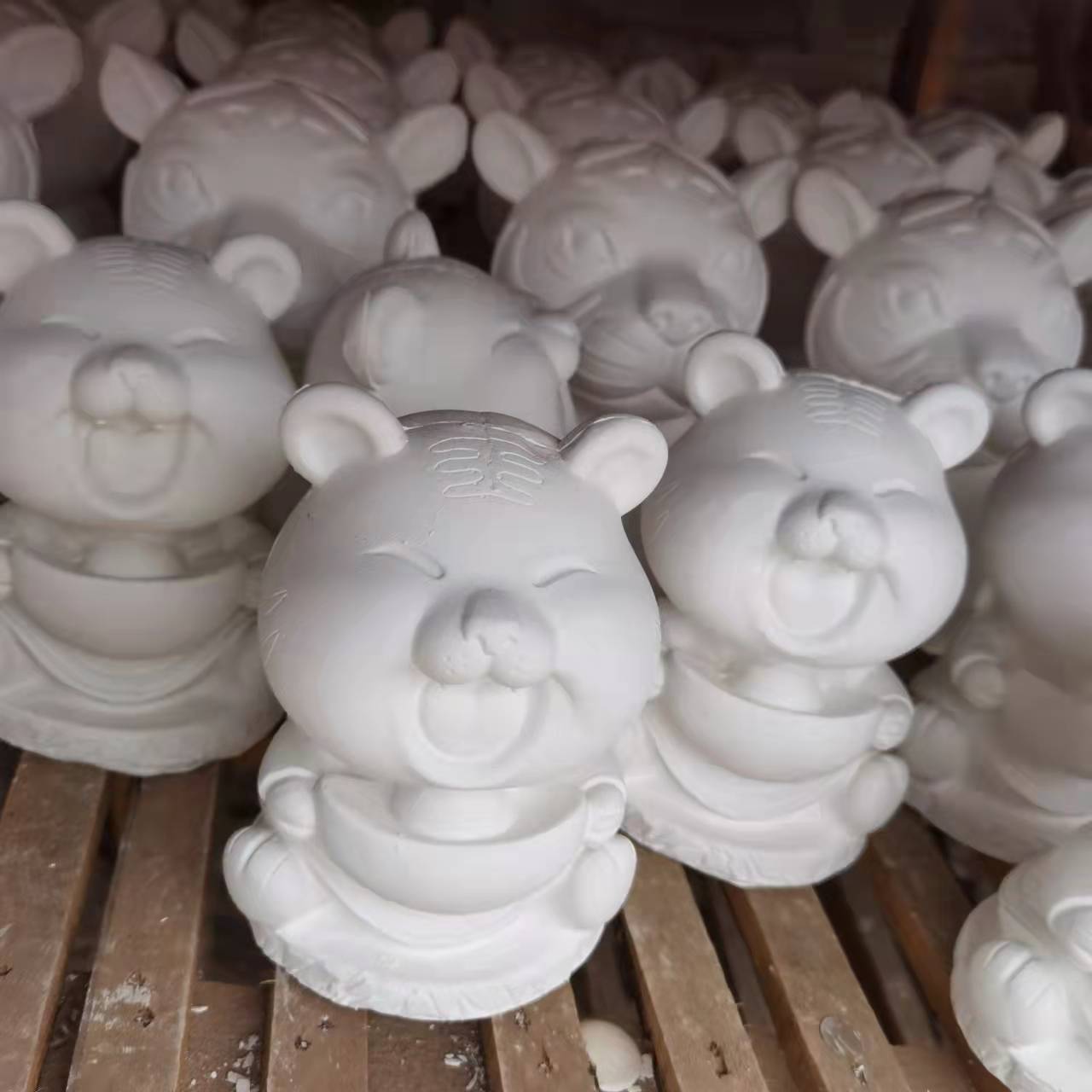 虎年儿童涂色石膏娃娃 白胚涂鸦涂色公园摆摊diy老虎石膏像玩具