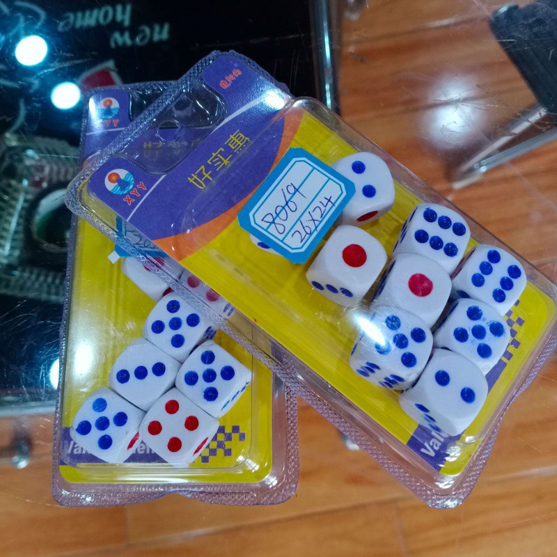 吸卡骰子 色子 两元日用商品 二元店批发 2元超市百货地摊货源