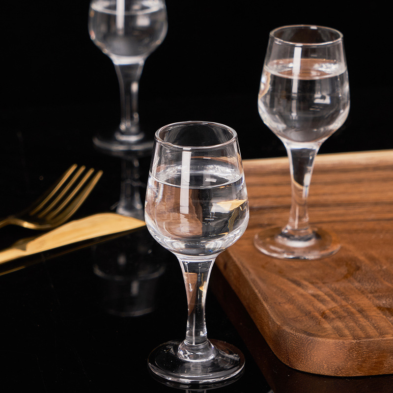 1两水晶玻璃白酒品酒杯 50ml郁金香专业品鉴杯家用小号一两高脚杯