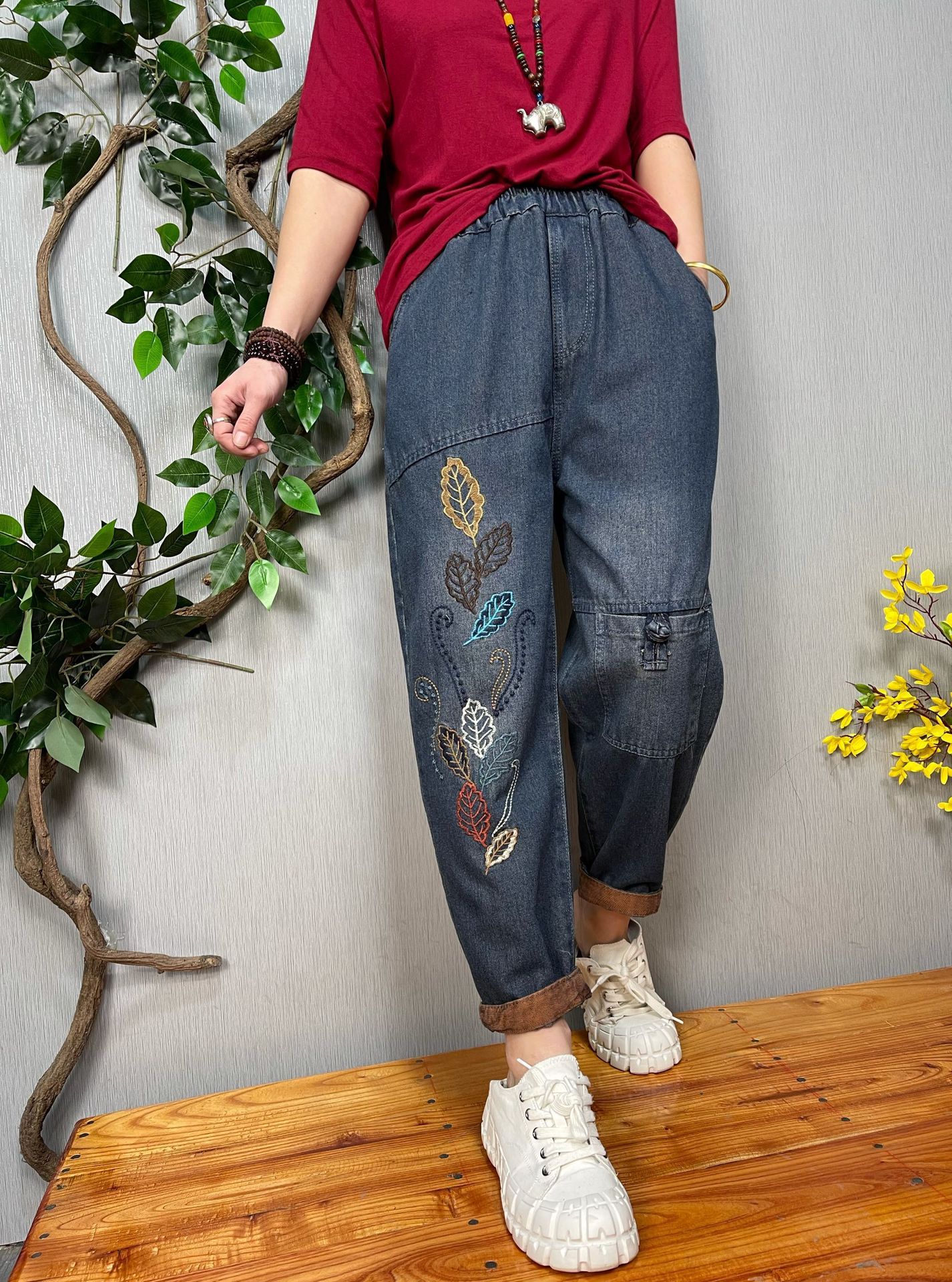 2022春季新款 文艺休闲刺绣哈伦牛仔裤女