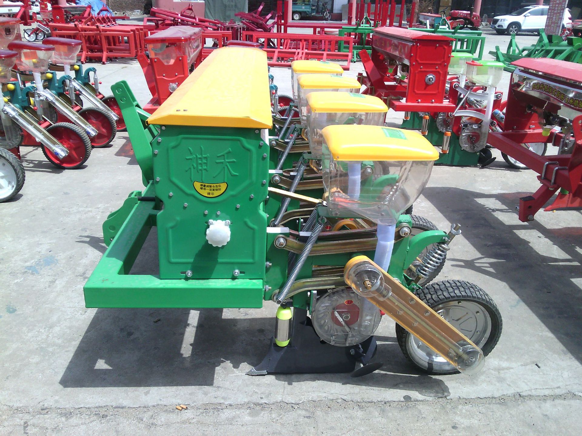 2019新型悬浮式玉米播种机 精量播种机 免耕玉米播种施肥一体机