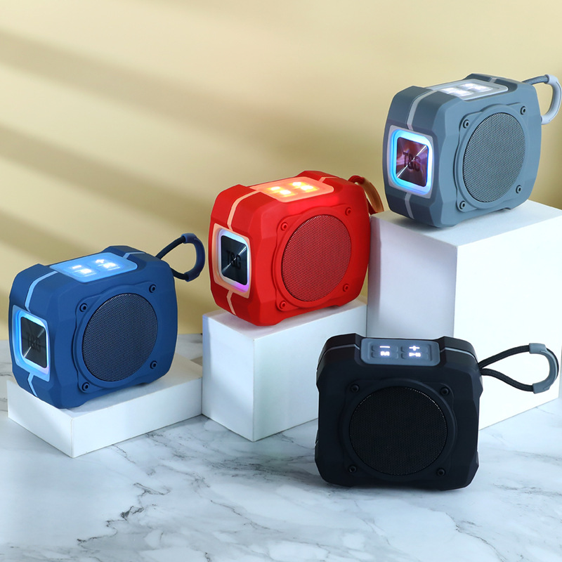 跨境新款小型蓝牙音箱户外吊绳便携式大音量广场舞低音炮迷你音响
