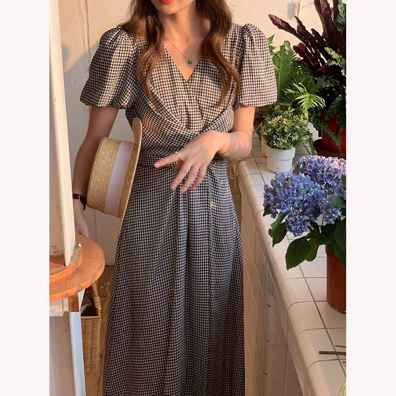 格子收腰v领连衣裙2024新春显瘦法式茶歇裙复古中长款小个子女夏