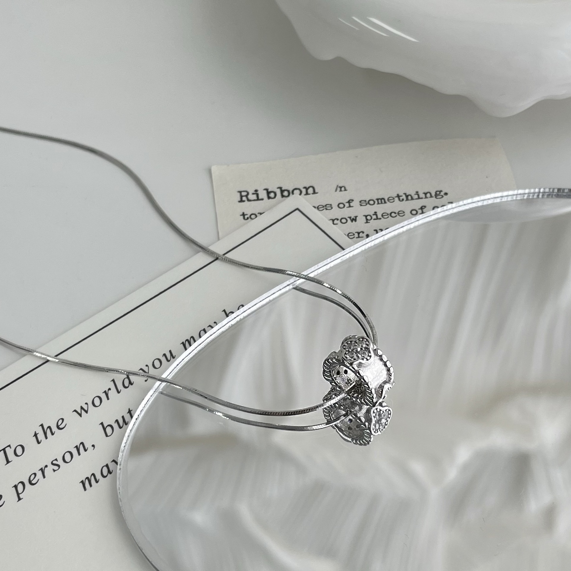 s925纯银镂空闪闪四叶草路路通吊坠蛇骨链女韩版时尚小众个性项链