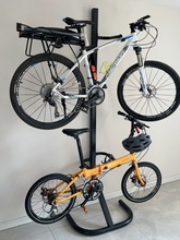 山地车停车室内自行车单车架靠墙支撑架立式挂架两台公路车展示架