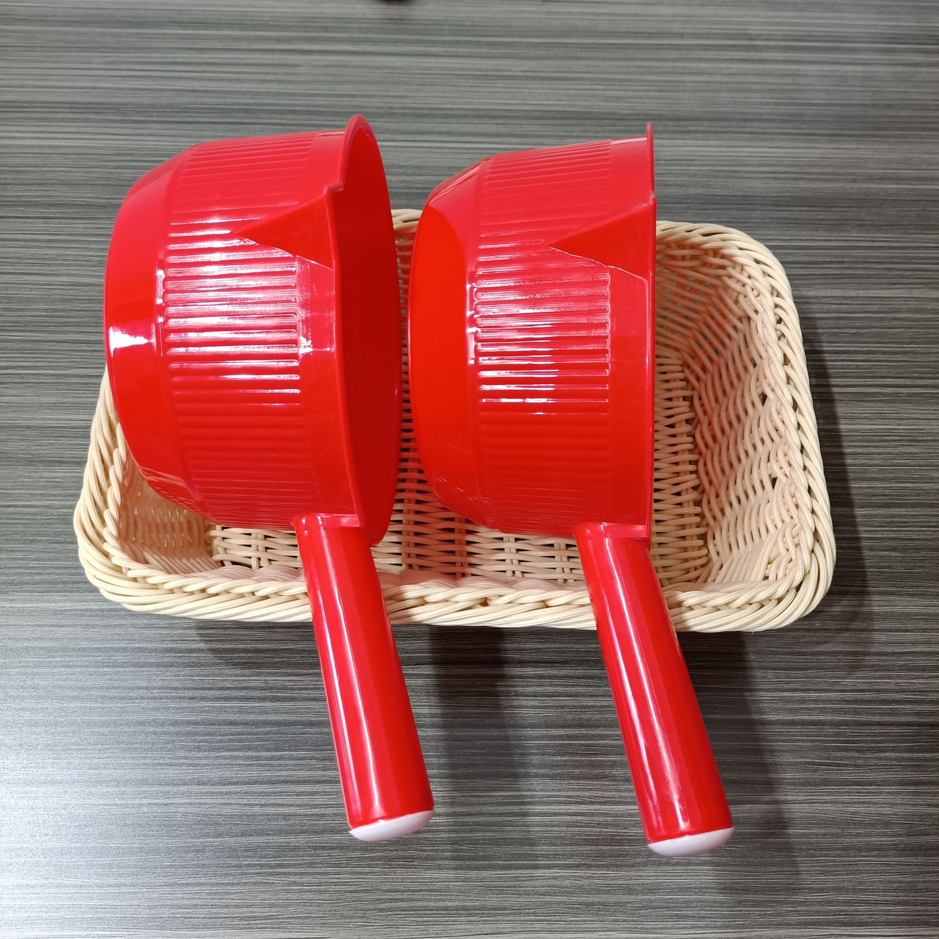 红色水瓢大号水勺红色塑料水瓢水舀子2元货源1元批发厨房用品