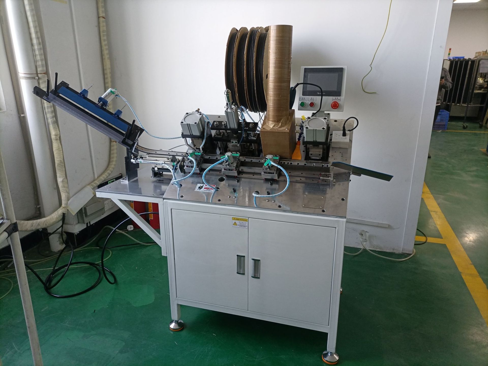 全自动热缩管切管机pvc绝缘套管电脑切管机黄腊管玻纤管裁切机