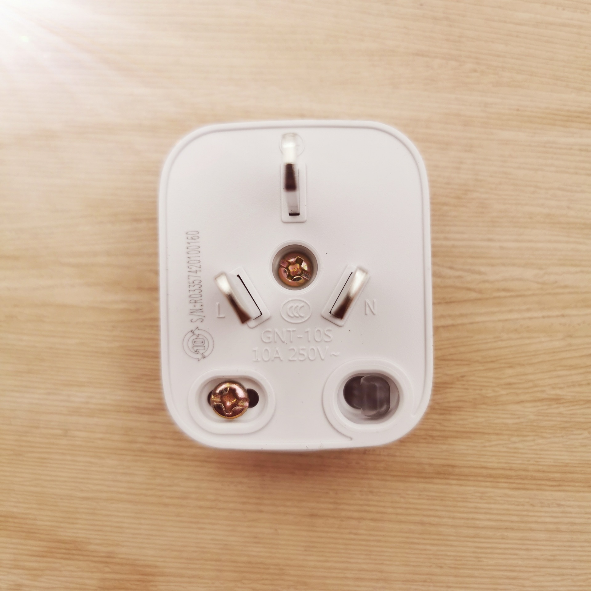 公牛电源插头gnt-10s/10a250v工业插头可拆三角单相三极三脚扁10a