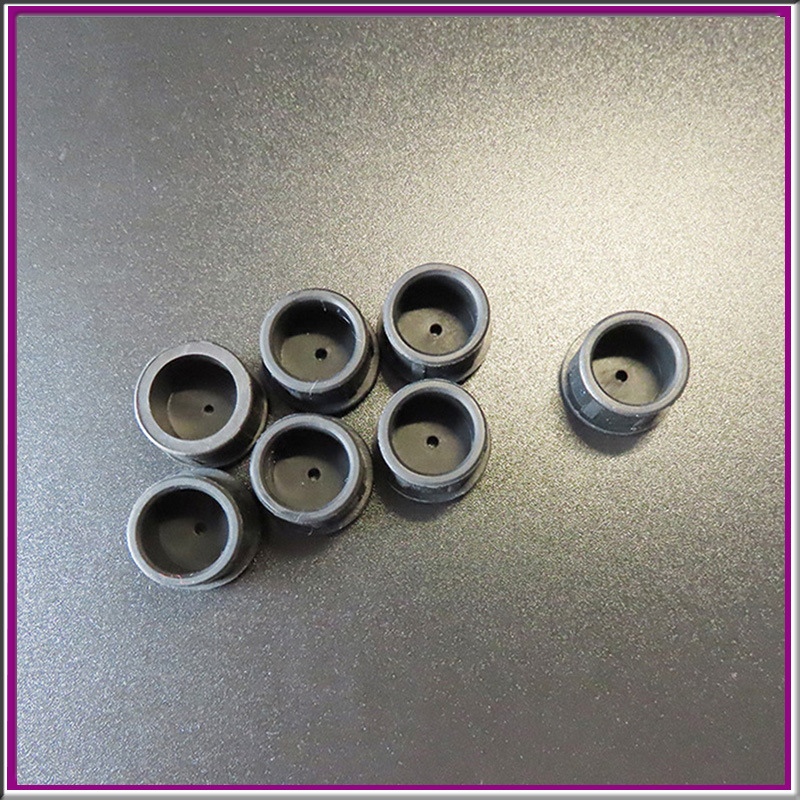 厂家批发tpe硅胶盖子 带孔黑色密封硅胶塑料盖 圆形瓶软盖16mm