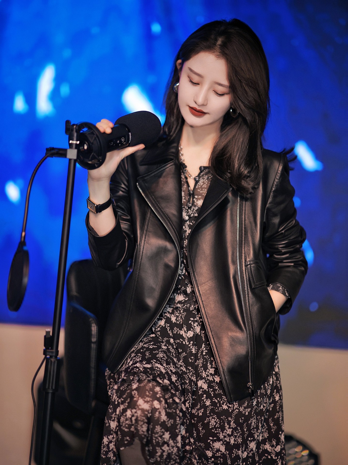 大喜同款丨机车女神皮衣丨复古休闲皮衣女2023春新款时髦翻领外套