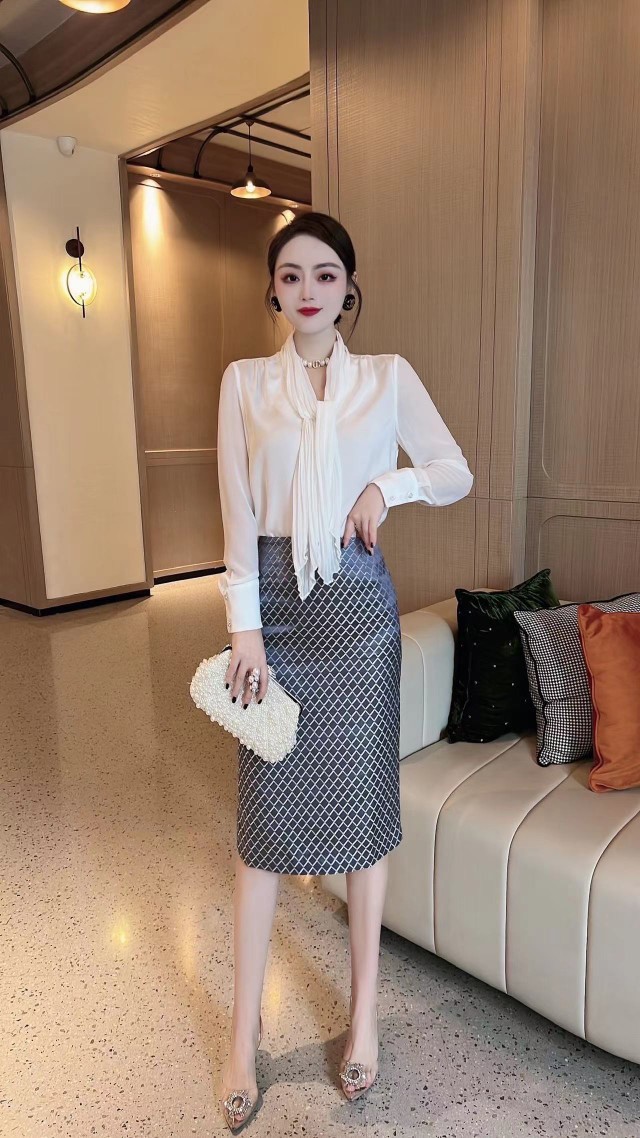 配包臀裙上衣春