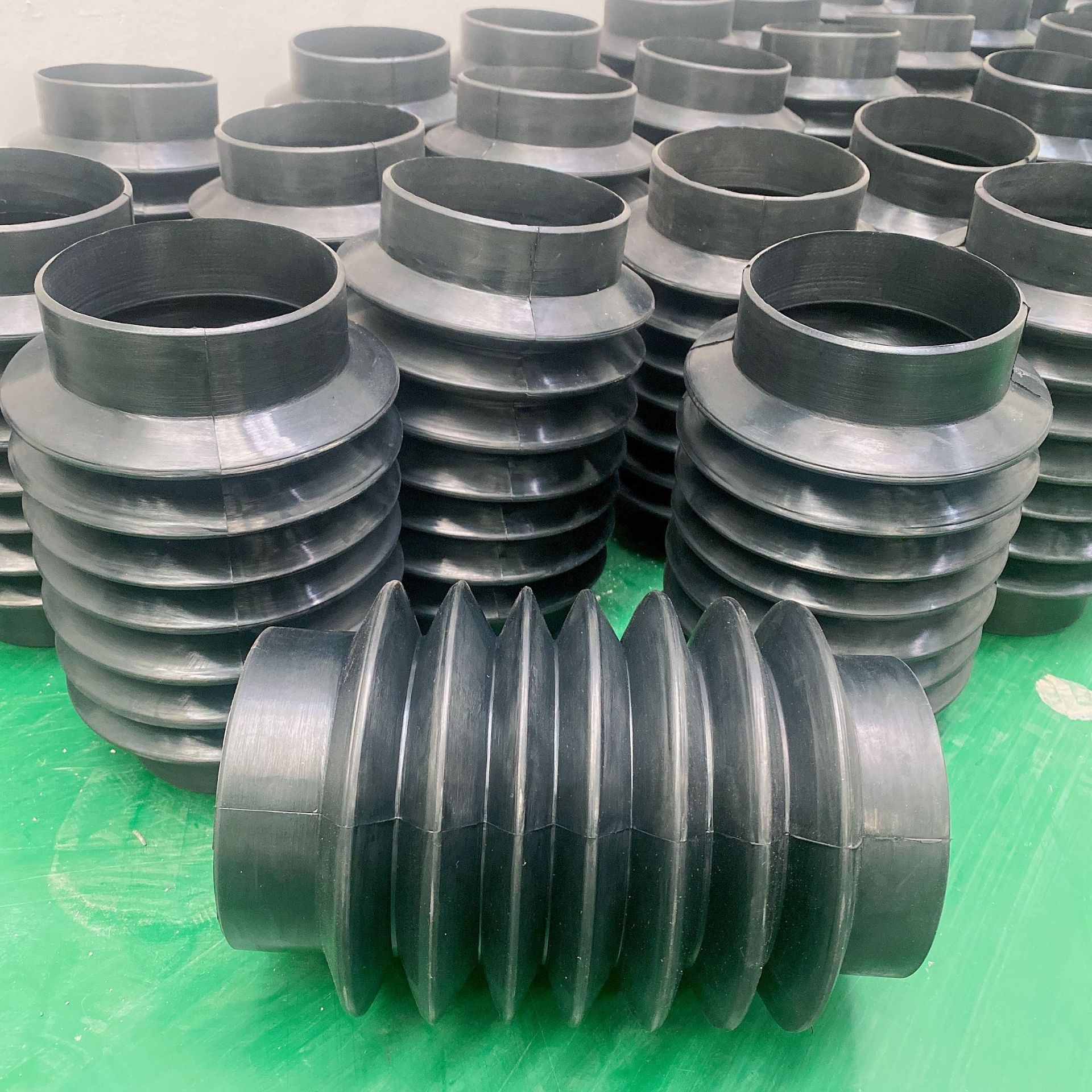 厂家供应橡胶伸缩套波纹管汽车减震防尘套硅胶伸缩保护套工业密封