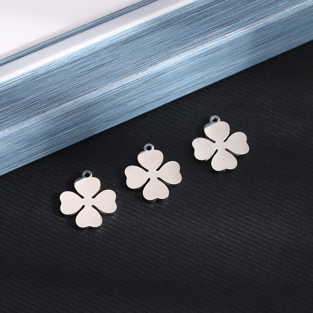 Lucky Four-Leaf Clover DIY Necklace Pendant All-Match Stylish Pendant Accessories Stainless Steel Dignified Pendant in Stock Wholesale