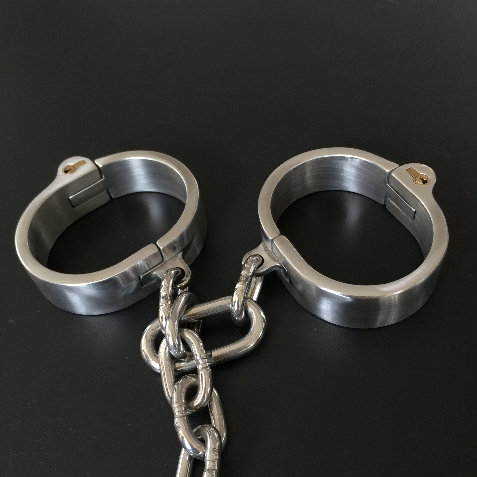 黑帝成人另类情趣不锈钢男用束缚插销锁手足连铐镣成人用品情趣