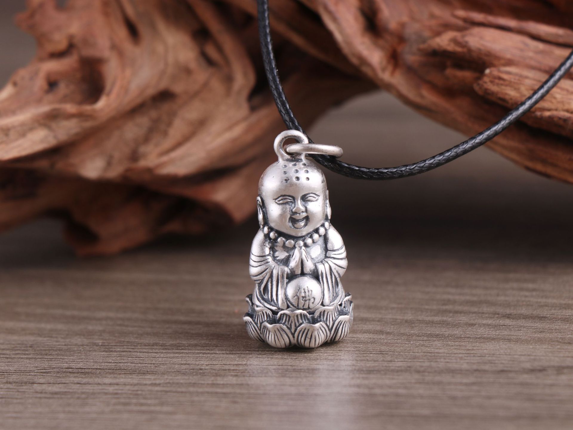 佛教银饰品批发可爱萌小佛吊坠嘎乌盒楞严咒银挂件99足银莲花底座