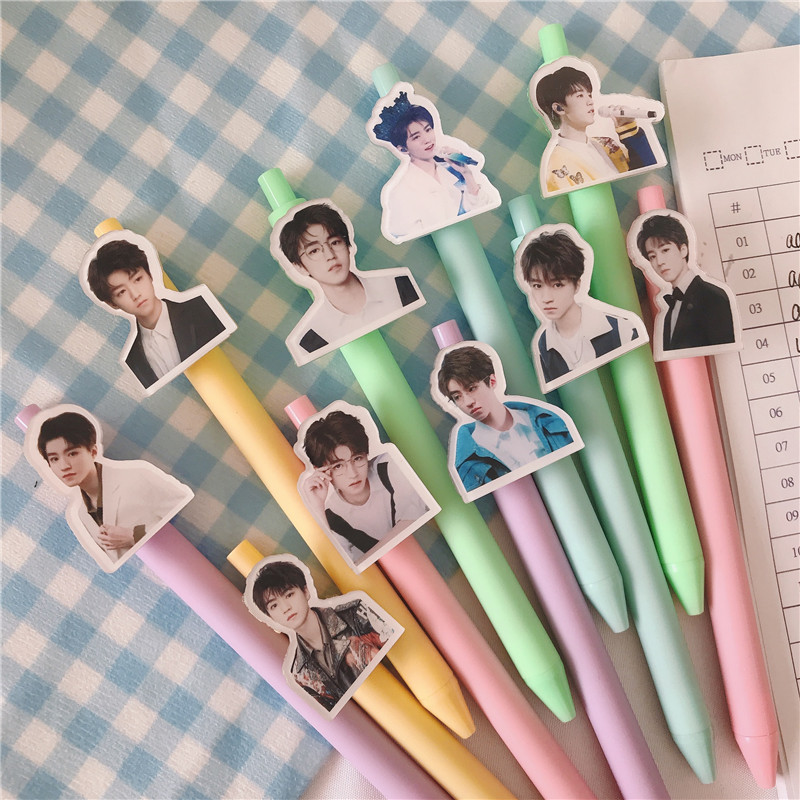 创意明星周边王俊凯同款中性笔学生书写小螃蟹专属按动子弹头笔