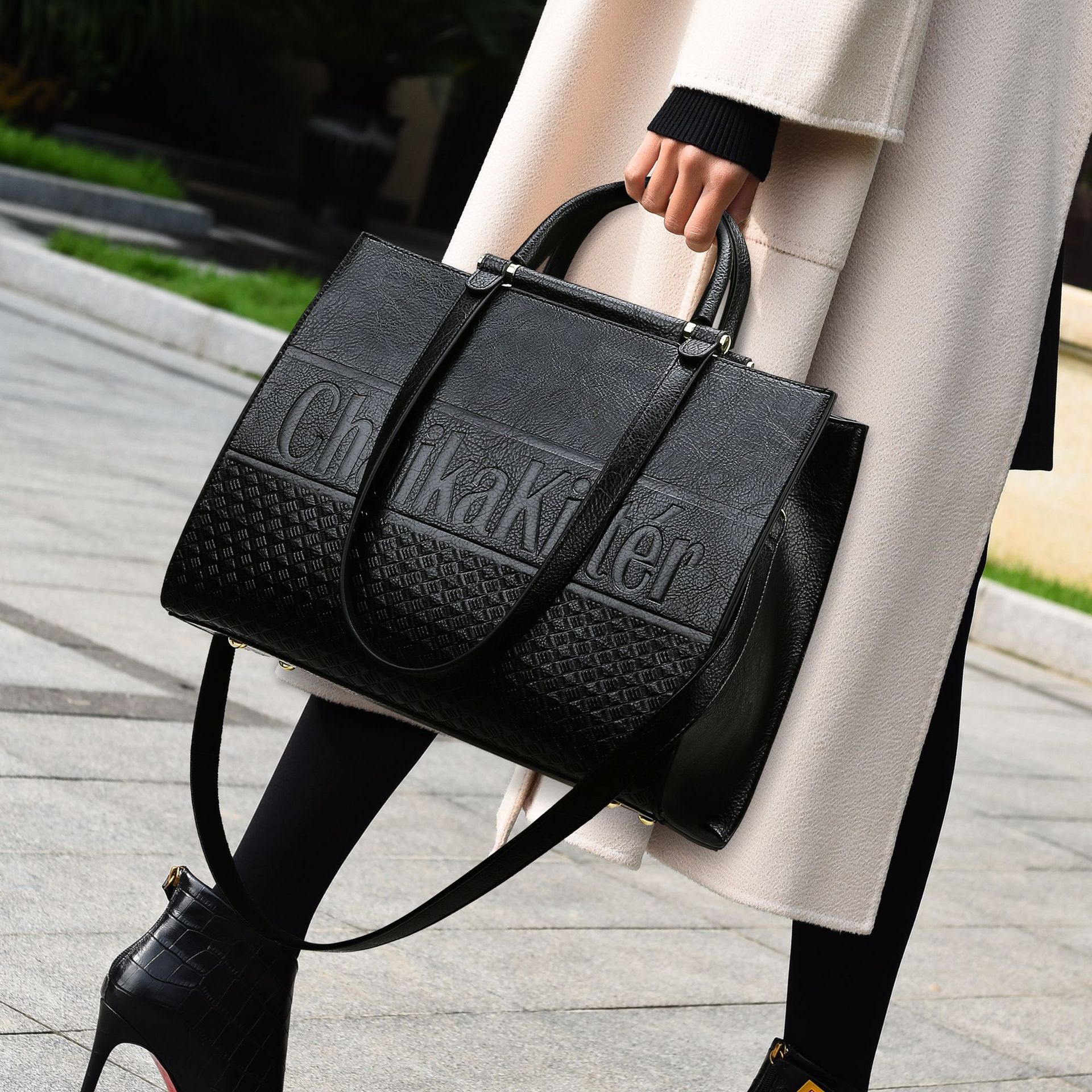 中年女士手提包秋冬超大容量通勤单肩包欧美复古哑光pu洋气包包女