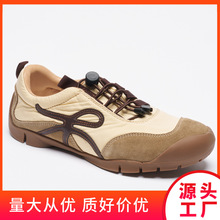新款时尚透气潮流户外登山鞋运动休闲百搭轻盈防水德训鞋女鞋款