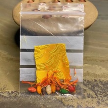 色拉坲布坲米藏红花装舍利塔嘎乌盒