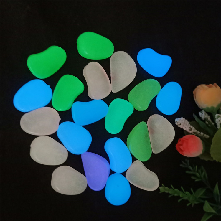 现货批发鱼缸造景人造树脂夜光石 园林发光石 水族装饰荧光鹅卵石