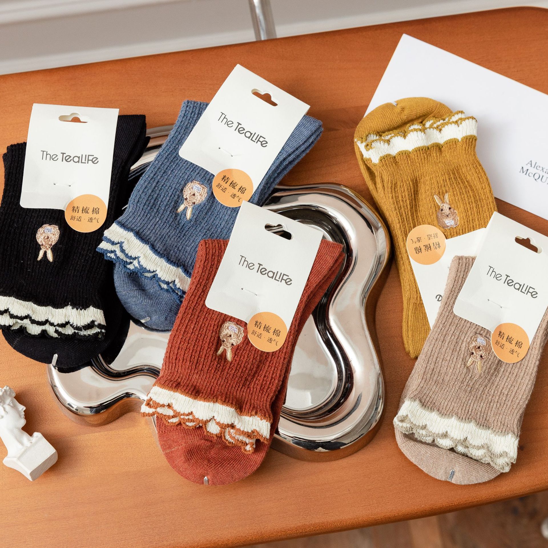 小茶生活爱心可爱小女孩刺绣韩版中筒袜子学院风棉质袜子女袜批发