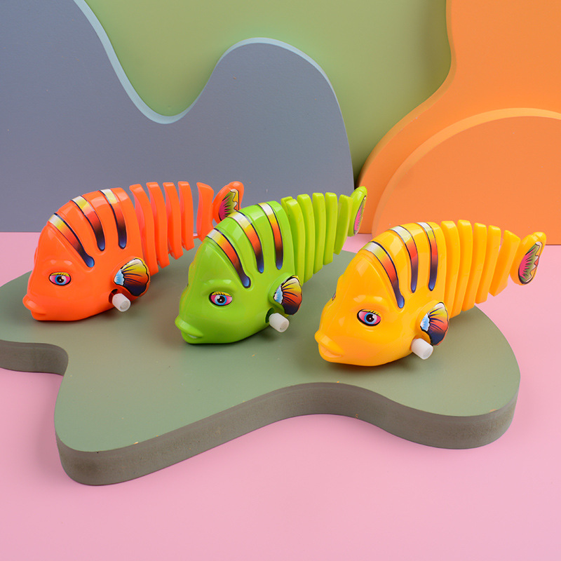 Children's Toys Wholesale Stall Hot Sale Creative Wind-up Spring Swing Fish Kindergarten Birthday Small Gift Wholesale