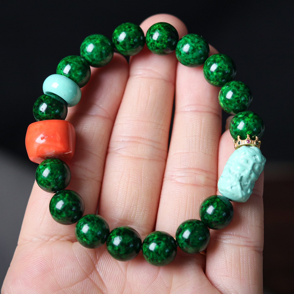 直播货源厂家批发高仿绿虬角手串文玩绿度母仿珊瑚随型手链饰品女