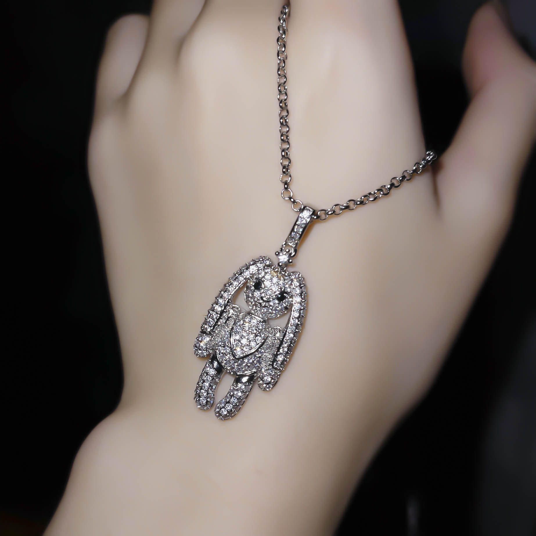 网红同款气质微镶满钻折耳小兔子项链 可爱萌兔吊坠长款毛衣链女