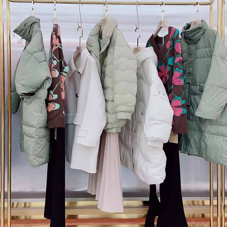 拉素22冬季品牌折扣女装走份批发实体店专柜撤柜剪标尾货库存货源
