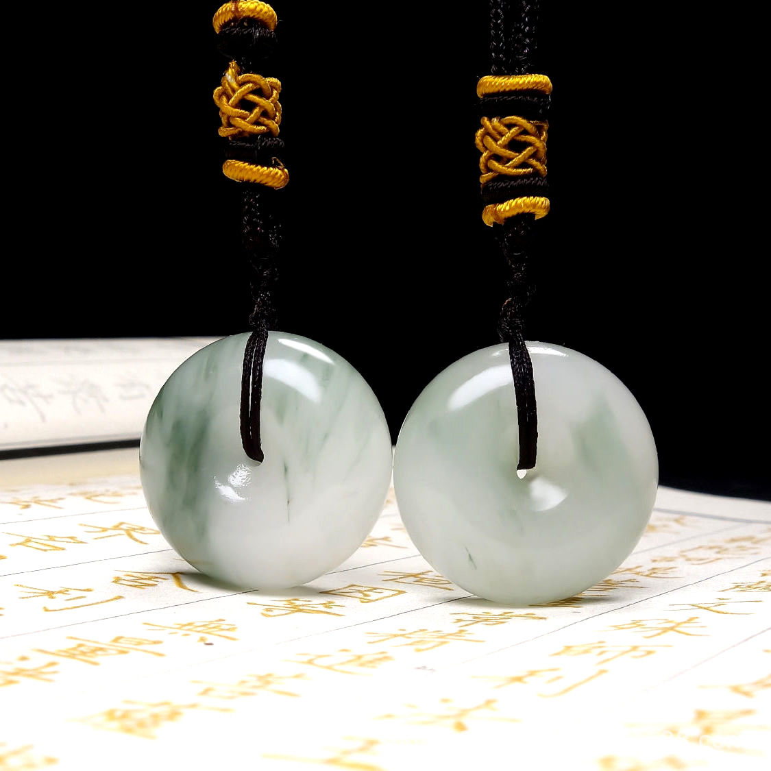 新疆和田天山翠平安扣吊坠男女款转运怀古平安扣挂件白底飘花玉坠