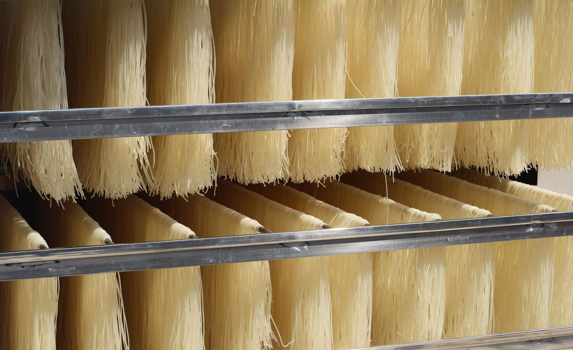 广西米粉桂林干米粉早餐商用粗粉条50斤整包批发螺蛳粉丝厂家直供