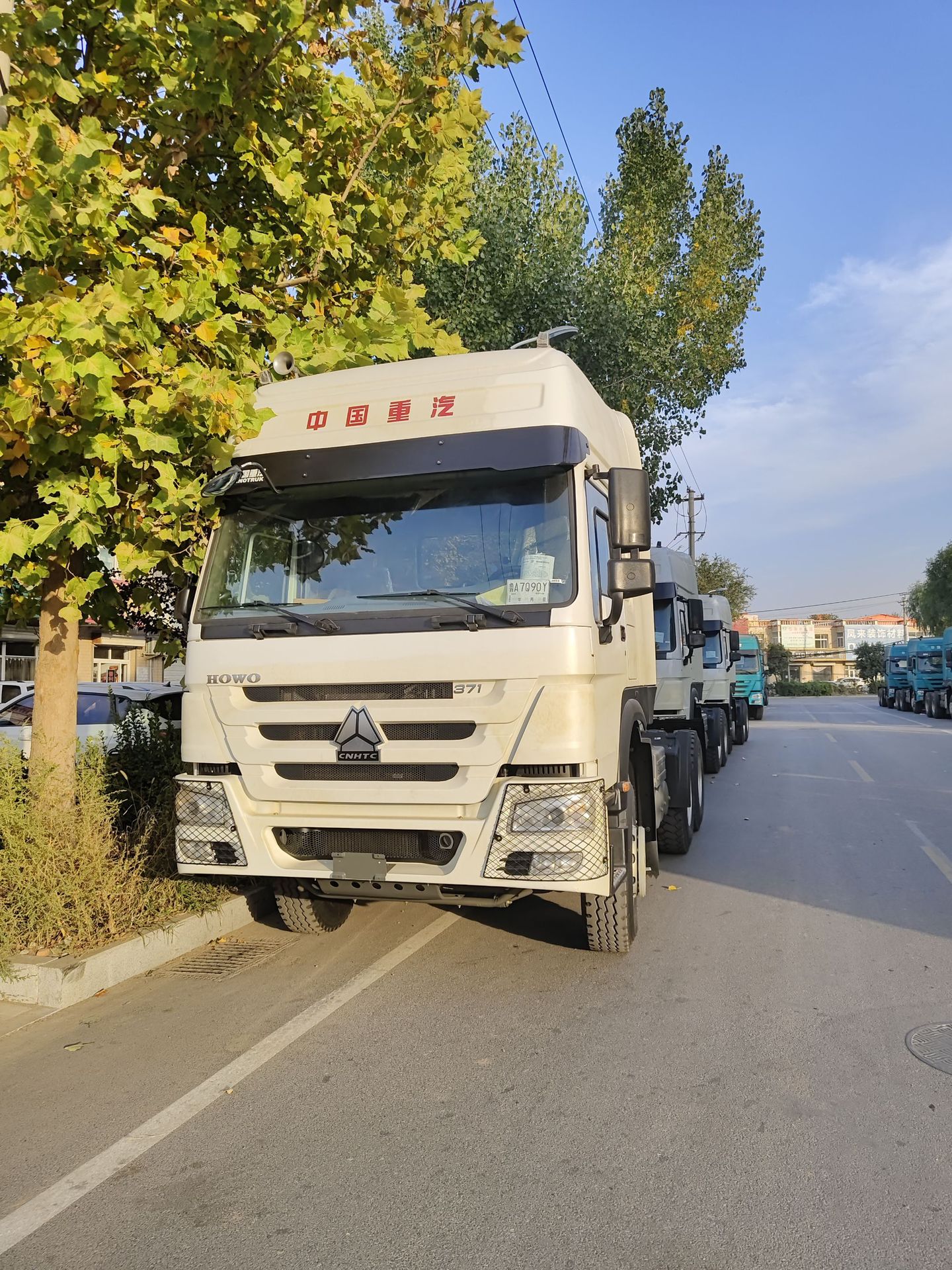 中国重汽重型十轮工程自卸车载货车出口版报价18953179829