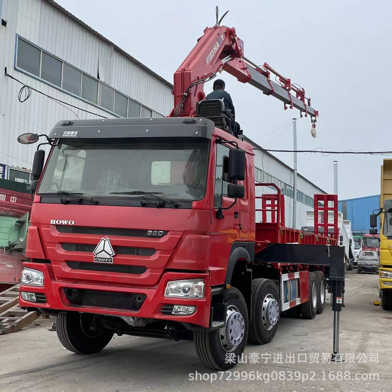 出口非洲二手豪沃工程自卸翻斗车 12轮随车吊货车16吨起重机-阿里巴巴