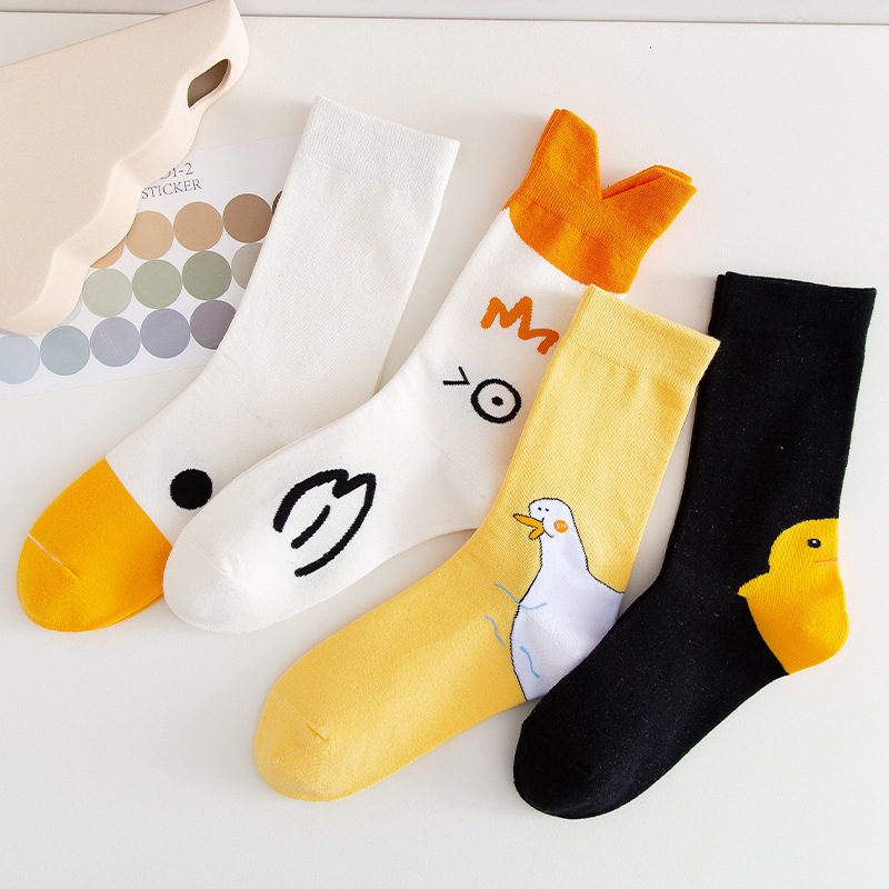 ngp袜子女中筒袜ins潮可爱日系鸭子卡通长袜棉学院风高帮潮袜秋冬