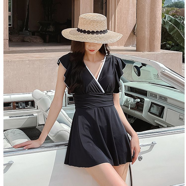 新款大码泳衣女180斤温泉胖mm纯色大胸连体裙式遮肉